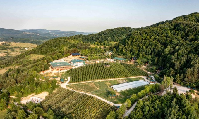 Zenica-Doboj Canton House | 360 m² Farmhouse ∙ 3 bedrooms ∙ 10 guests