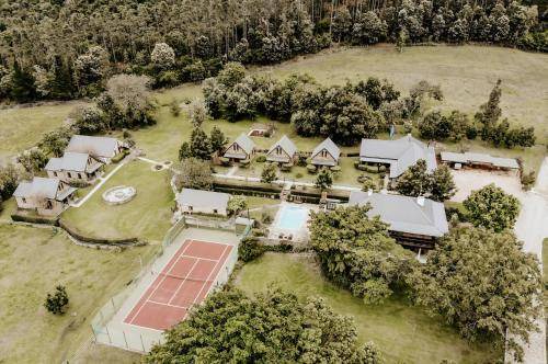 Sedgefield House | 360 m² Farmhouse ∙ 3 bedrooms ∙ 127 guests