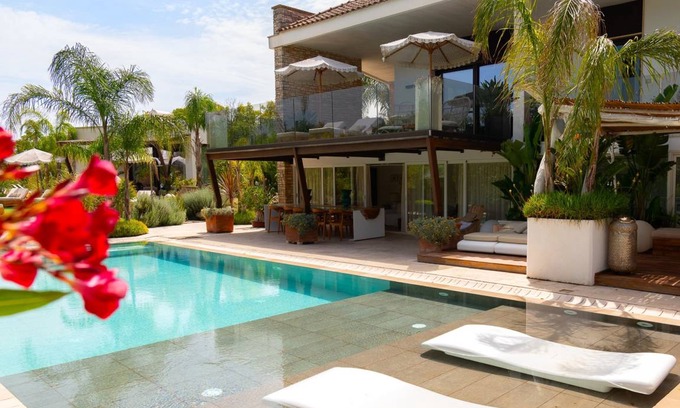 Depressa Villa | 360 m² Villa ∙ 5 bedrooms ∙ 12 guests