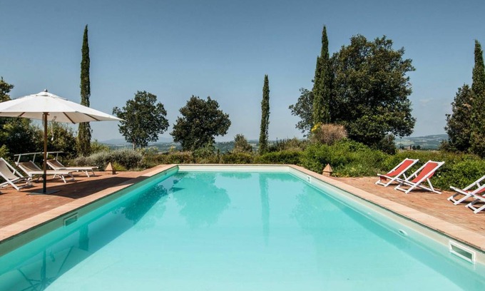 Camigliano Villa | 360 m² Villa ∙ 6 bedrooms ∙ 12 guests