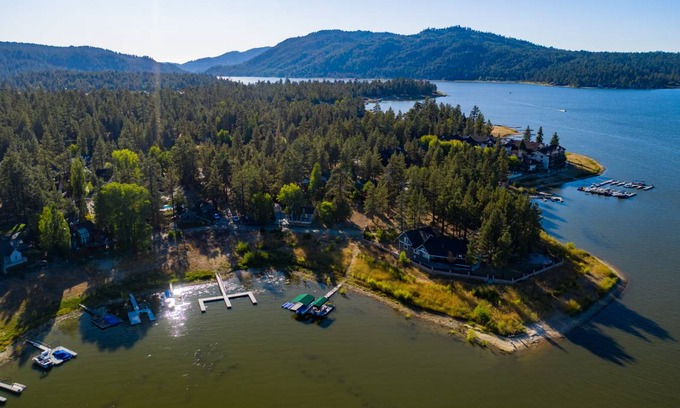 Big Bear Lake Cabin | 367 m² Cabin ∙ 10 bedrooms ∙ 40 guests