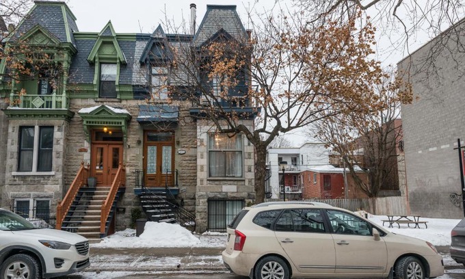 Plateau Mont Royal Apartment | 3675 avenue Laval Montreal