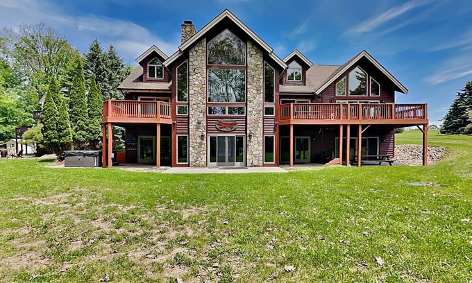 Waterfront Greens House | 369 m² House ∙ 7 bedrooms ∙ 16 guests
