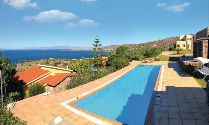 Kontos House | 370 m² House ∙ 6 bedrooms ∙ 12 guests