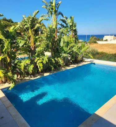 Palaia Fokaia Villa | 370 m² Villa ∙ 4 bedrooms ∙ 12 guests