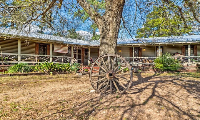La Grange House | 371 m² House ∙ 4 bedrooms ∙ 20 guests