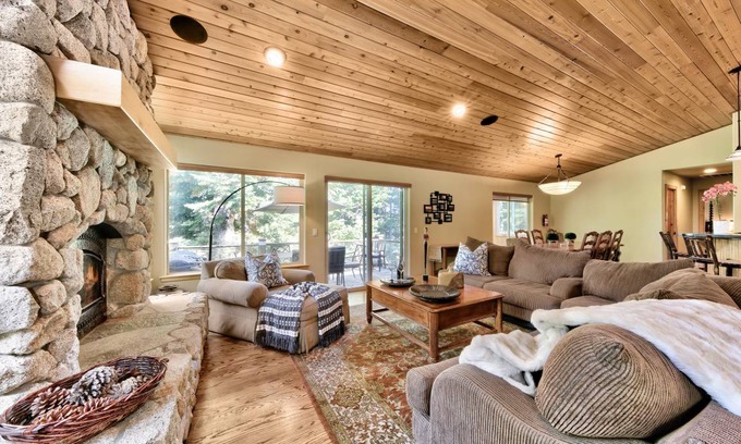 Country Club Estates House | 372 m² House ∙ 6 bedrooms ∙ 12 guests
