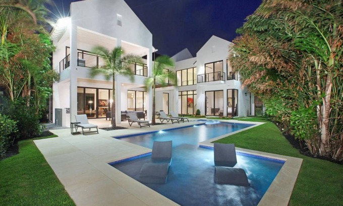Delray Beach House | 372 m² House ∙ 5 bedrooms ∙ 10 guests