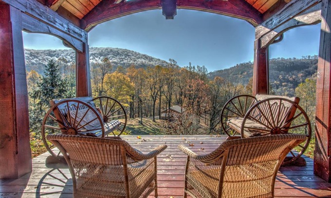 Fairview Cabin | 372 m² Lodge ∙ 9 bedrooms ∙ 28 guests
