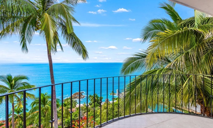 Conchas Chinas Condo | 376 m² Condo ∙ 3 bedrooms ∙ 6 guests