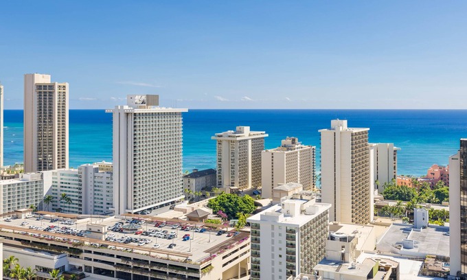 Waikiki Condo | 37th Floor Elegant Ocean View Waikiki Studio| King Bed