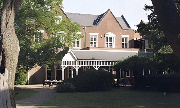 Coulsdon East House | 38 m² House ∙ 127 guests