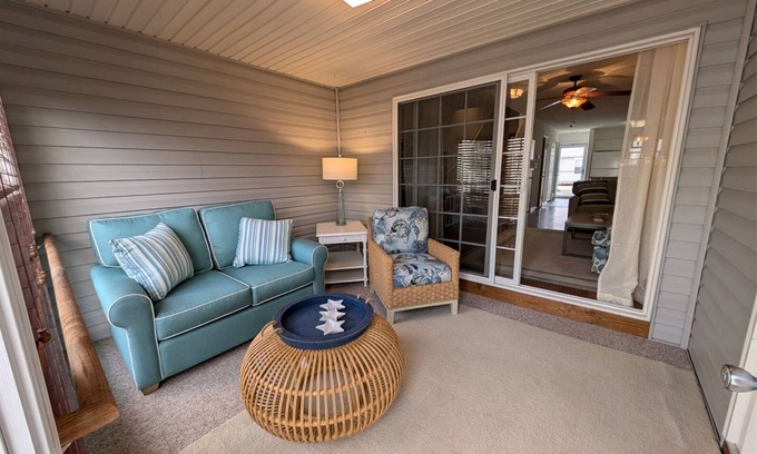 Frankford House | 38173 Beachwood Court, Unit 64