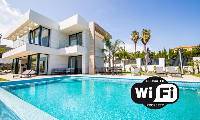 San Roque Villa | 389 m² Villa ∙ 5 bedrooms ∙ 10 guests