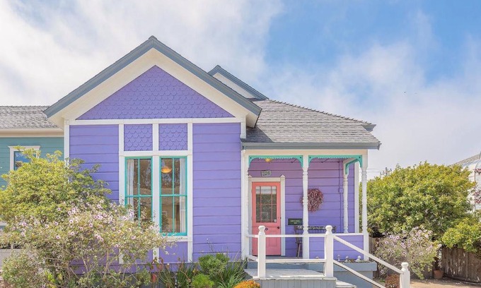 Pacific Grove House | 3893 Sweet Seventeenth home