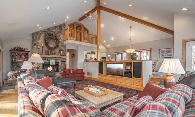 Blakeslee House | 390 m² House ∙ 5 bedrooms ∙ 14 guests