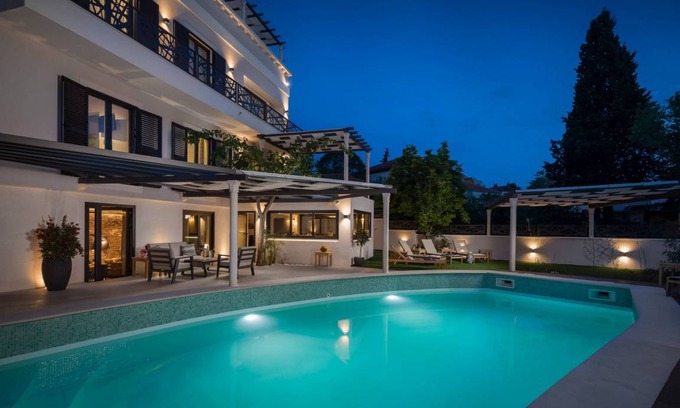 Zadar Villa | 390 m² Villa ∙ 8 bedrooms ∙ 14 guests