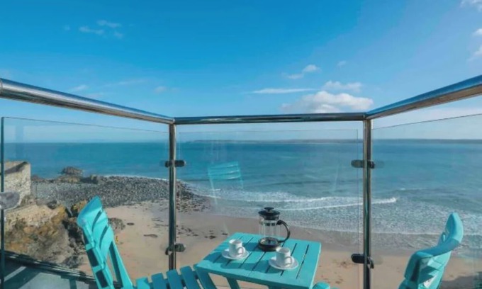 St Ives Apartment | 3a Sea View Place, St Ives