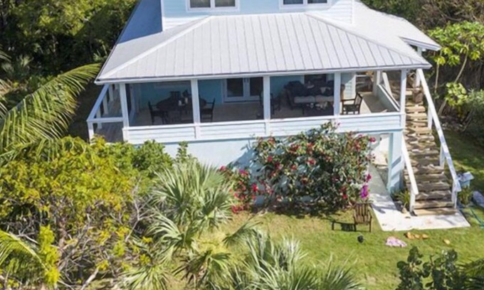 Green Turtle Cay House | 3b/3b, whole house generator, 238 steps to Coco Bay. Sleeps 4-6-8. City water.