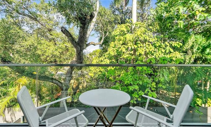 Southwest Coconut Grove House | 3bd 3.5 bath Modern Villa with pool, gated & additional parking on street