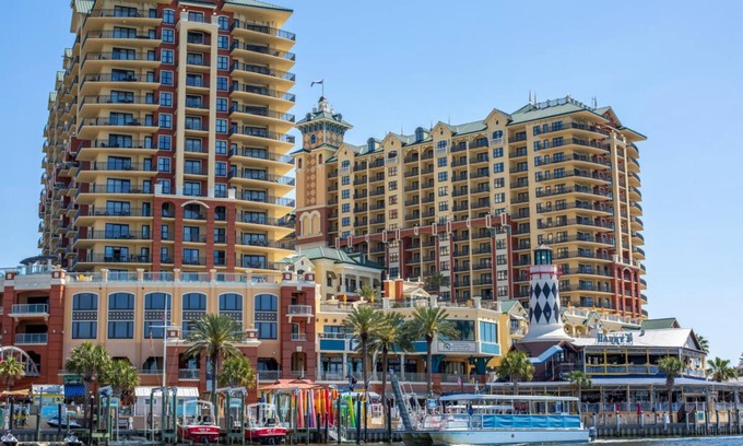 Destin Condo | 3bd, 3ba Renovated Emerald Grande Condo, 3 King Beds! Dedicated Internet!