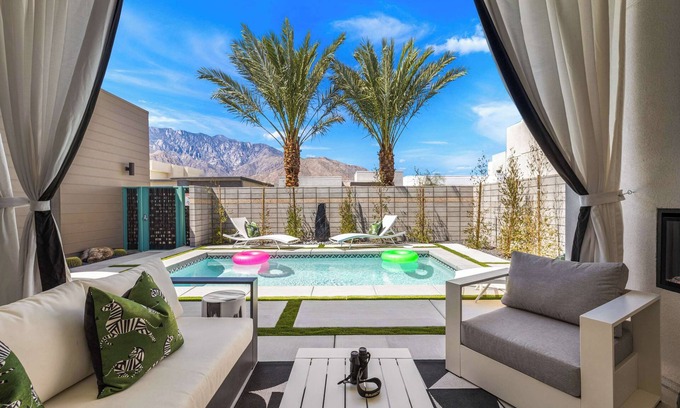 Palm Springs House | 3BD each w/Ensuite|Private Pool|Resort Amenities
