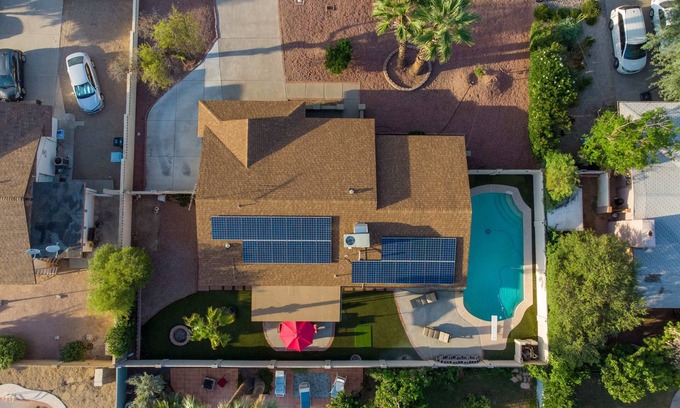 Tami Estates House | 3bdr Remodeled, pool resort living & putting Green