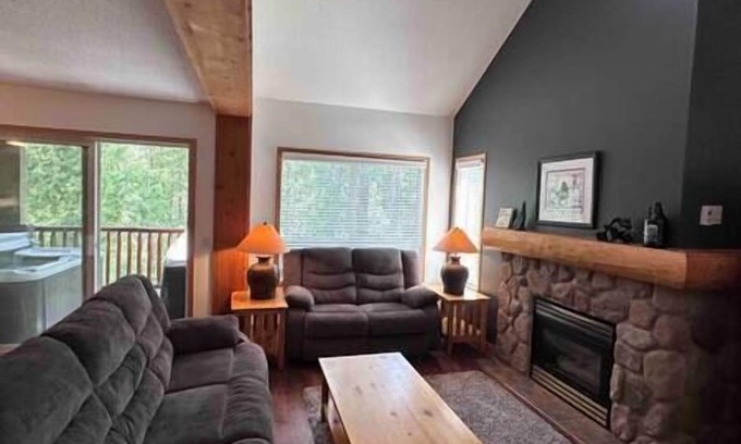 East Kootenay House | 3BDRM Townhouse on Ski Hill/Woodland views