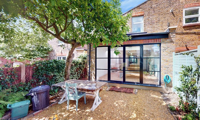 Walpole House | 3Bed, 2.5Bath House w/Garden near Hanwell Station
