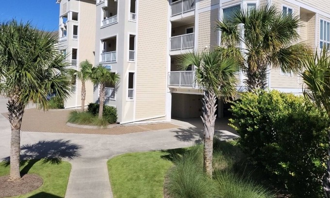 Shell Island Condo | 3Bed/3Bath-Sleeps 6-Oceanfront Condo-Wrightsville Beach, NC