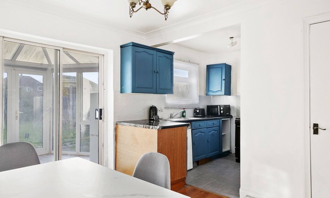 East Wickham Apartment | 3bed Cozy House Parking Wifi