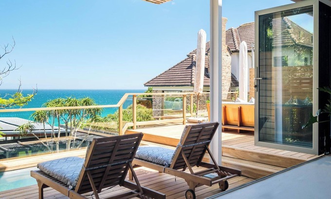 Hout Bay Villa | 3bed Home 4-min to Llandudno Beach Backline Views