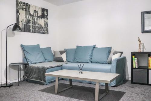 Ashington House | 3Bedroom EnSuite SofaBed Sleeps upto 6 Contractors Families Long or Short Stay Free Parking WIFI
