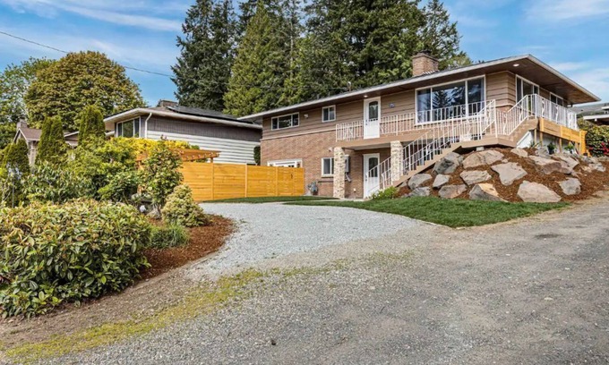 Kent Apartment | 3Bedroom house near downtown Kent