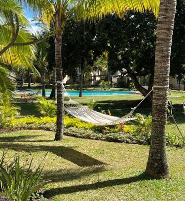 Calodyne Apartment | 3bedroom house, pool & garden!