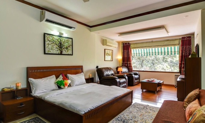 New Friends Colony Apartment | 3BHK Cosy & Ultra Luxurious Apartment
