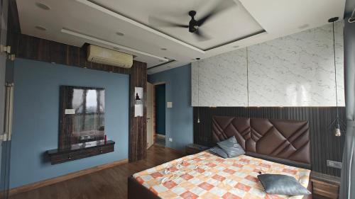 Salt Lake Apartment | 3BHK Fully furnished, Lake View in Newtown