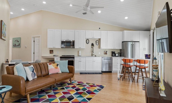 St. Petersburg - Clearwater House | 3BR/2.5Bath, Award winning ARCHITECT designed Home Nr DOWNTOWN & Pier