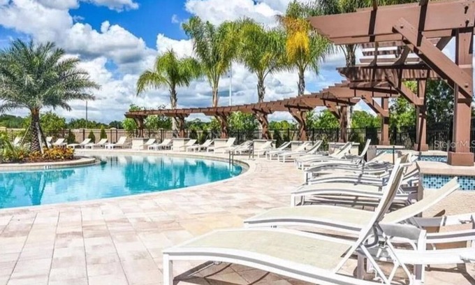 West Kissimmee House | 3BR/2BA Beautiful Townhouse only 6 miles from Disney Parks and other attractions