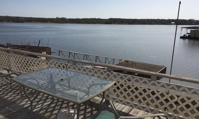 Grove Cottage | 3BR/2BA Lake Front Property For Rent With Lake Dock, RV & Boat Charging Stations