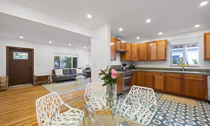 Coral Way House | 3BR/2BA Miami Central (North of Coconut Grove Station)