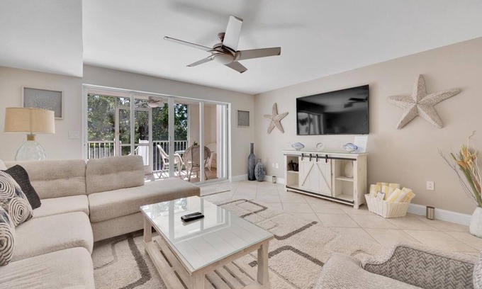 Rock Harbor House | 3BR/3.5BA Mariner's Club Townhouse 703 with Oasis Pool, Marina, Game Room & More