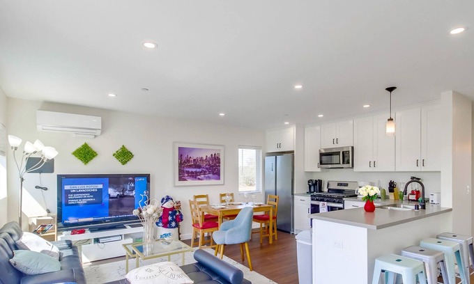 National City House | 3BR - 3Bth near San Diego Gaslamp Beach