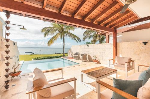 Puerto Bahia Villa | 3BR Beachfront townhouse at Puerto Bahia