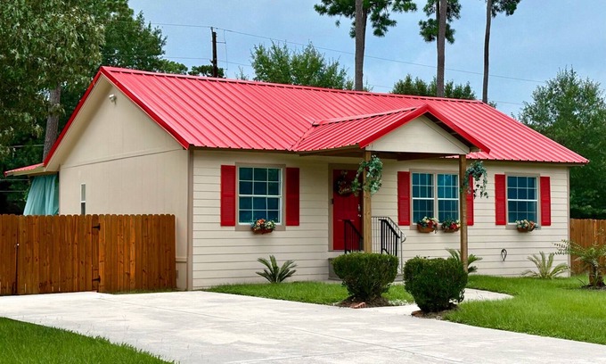 Magnolia House | 3BR Bohemian Home King/Queen+Free RV-Boat-Trailer Parking/Great for Long Stay!