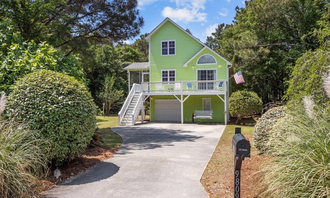 Emerald Isle House | 3BR - Dogs OK! Near the Pointe