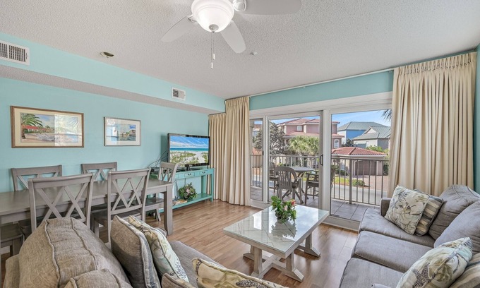 Miramar Beach Condo | 3BR Gulf-View Beach Condo Last Minute Getaway ~ Maravilla 4211