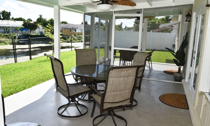 Sandalfoot Cove House | 3BR Home in Boca Raton - Waterfront, Close to Amenities, 20 mins to Beach