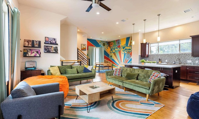 Greater East End House | ‼️3BR Houston House w/Rooftop & Skyline View