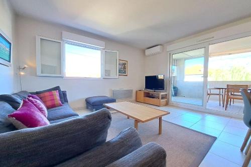 Riou - Petit Juas - Av de Grasse Apartment | 3BR in Cannes with Swimming Pool Terraces Parking & AC - BENAKEY